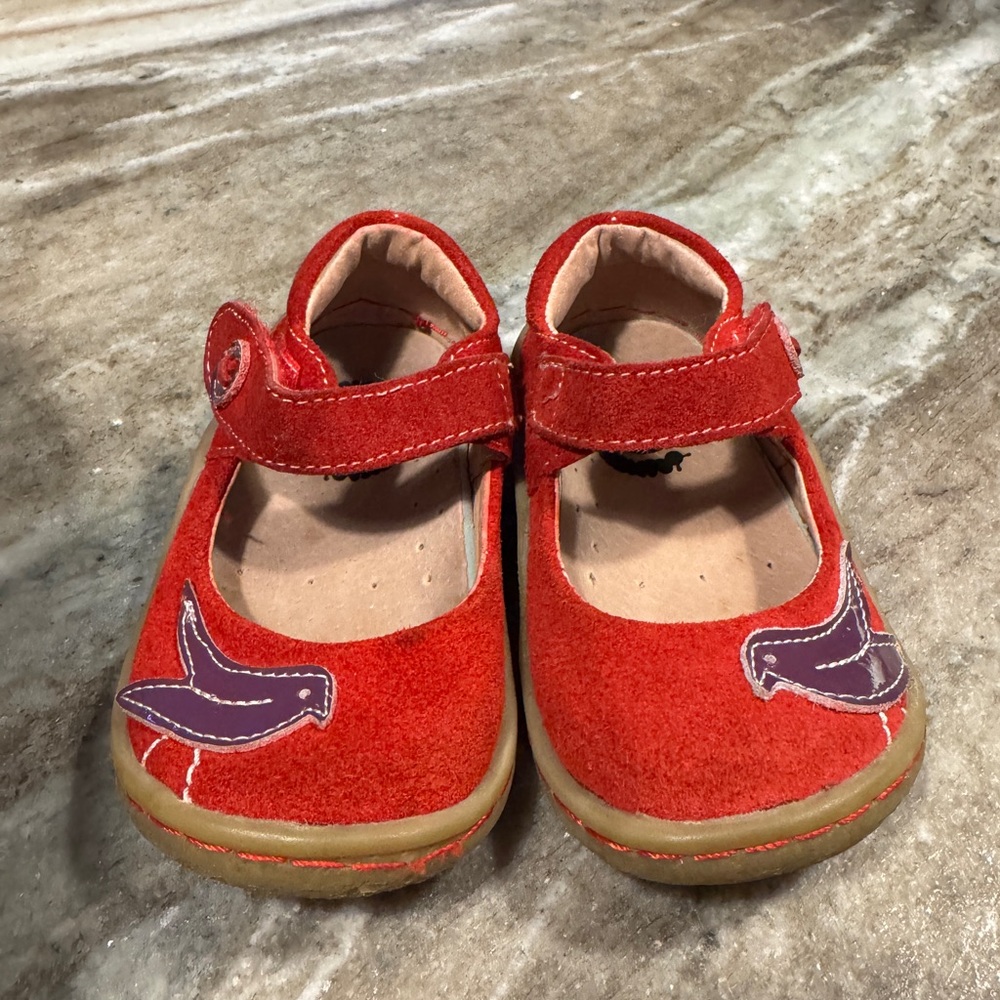 Red Pio Pio Toddler Shoes with Purple Bird Design
